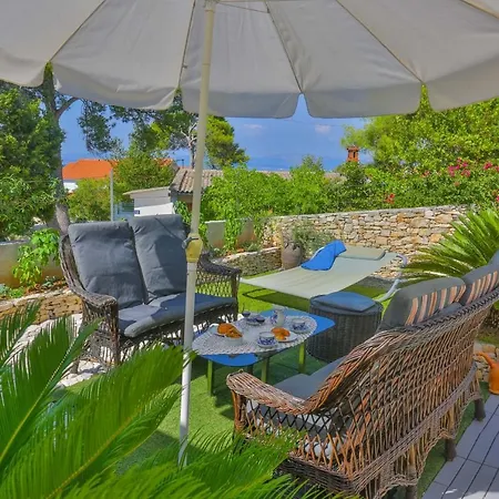 House Monarch Villa *