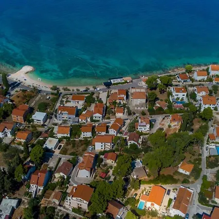 House Monarch Villa