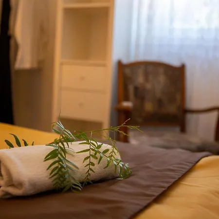 Villa House Monarch Sutivan