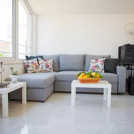House Monarch Villa